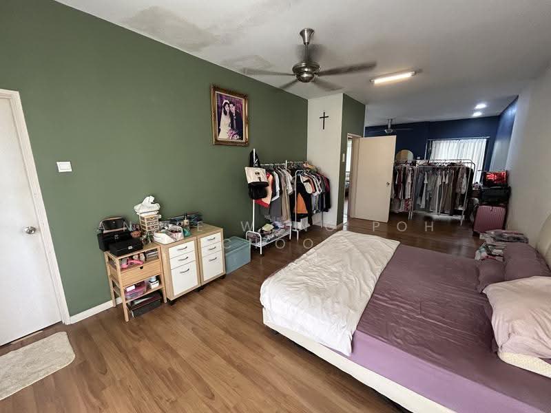 3-storey Terraced House for Sale in Taman Tasik Damai (Sungai Besi) - Angie Wong Poh Choo - Bedroom - PropertyGuru.com.my