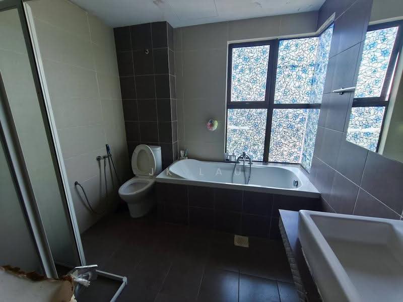 Condominium for Sale at Atmosfera Kondominium - JK Lau - Bathroom - PropertyGuru.com.my