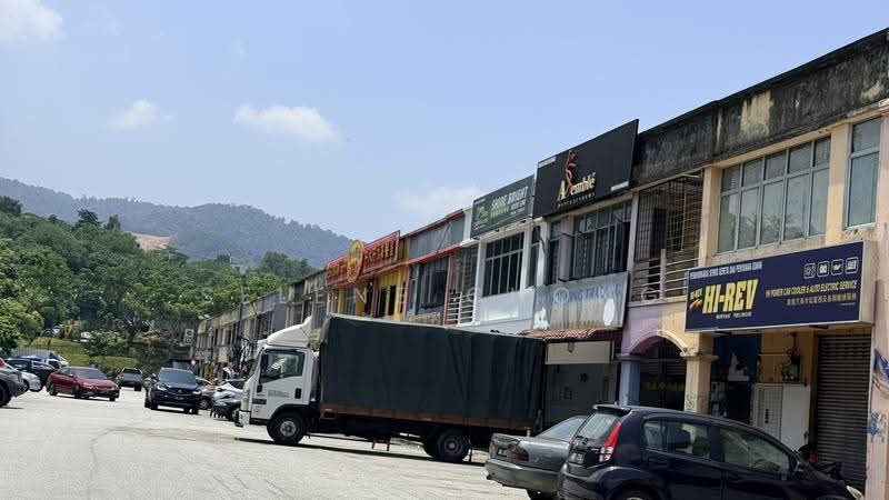 Shop for Sale in Bukit Rawang Putra (Rawang) - Selene Chong - Exterior - PropertyGuru.com.my