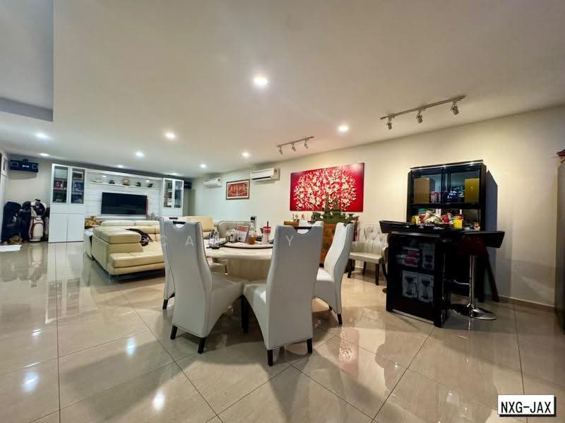 Bungalow House for Sale in Setia Alam (Selangor) - Cassey Lim - Living Room - PropertyGuru.com.my