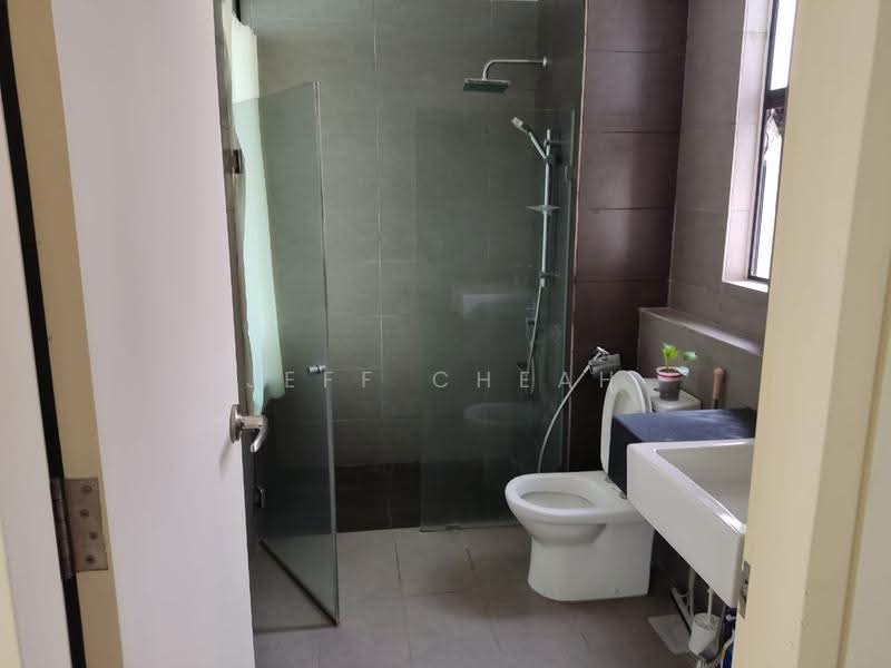 Kediaman Servis untuk Disewa di MKH Boulevard - Jeff Cheah - Bathroom - PropertyGuru.com.my
