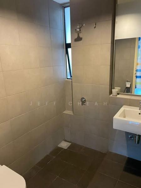 Kediaman Servis untuk Disewa di MKH Boulevard - Jeff Cheah - Bathroom - PropertyGuru.com.my