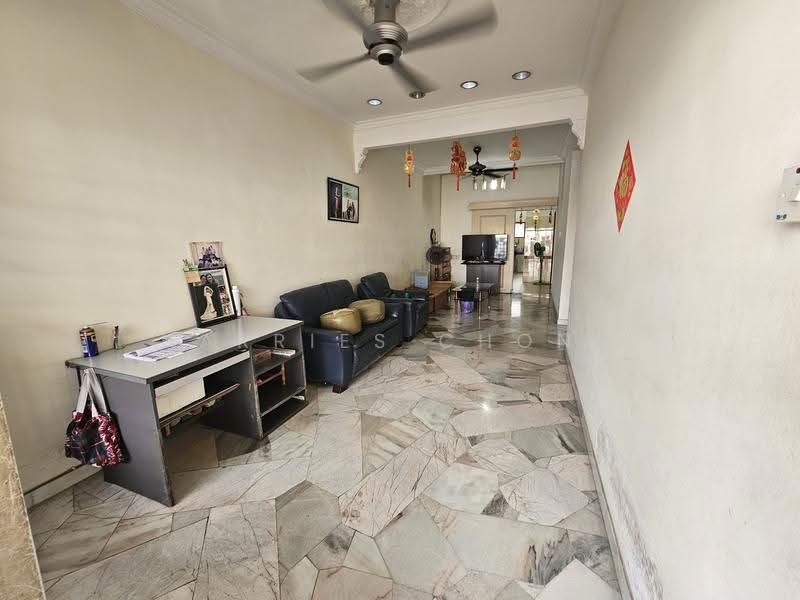 Rumah Teres untuk Dijual di Puchong (Selangor) - Harries Chong - Living Room - PropertyGuru.com.my