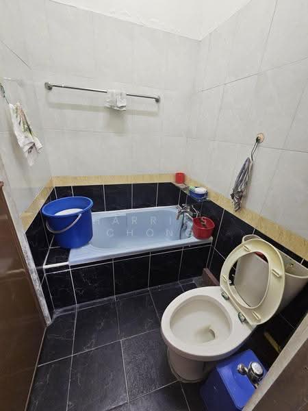 Rumah Teres untuk Dijual di Puchong (Selangor) - Harries Chong - Bathroom - PropertyGuru.com.my