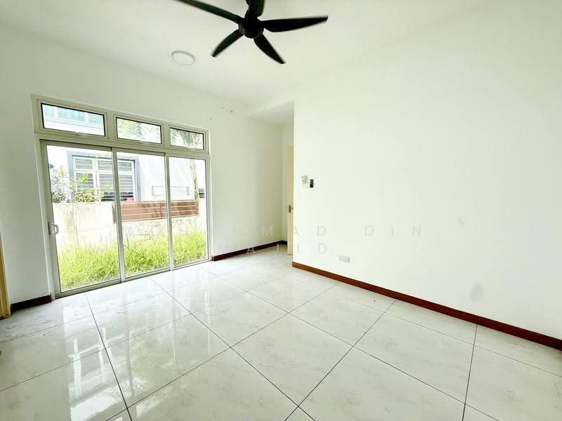 Bungalow House for Sale in Setia Alam (Selangor) - Mohammad Din Majid - Living Room - PropertyGuru.com.my