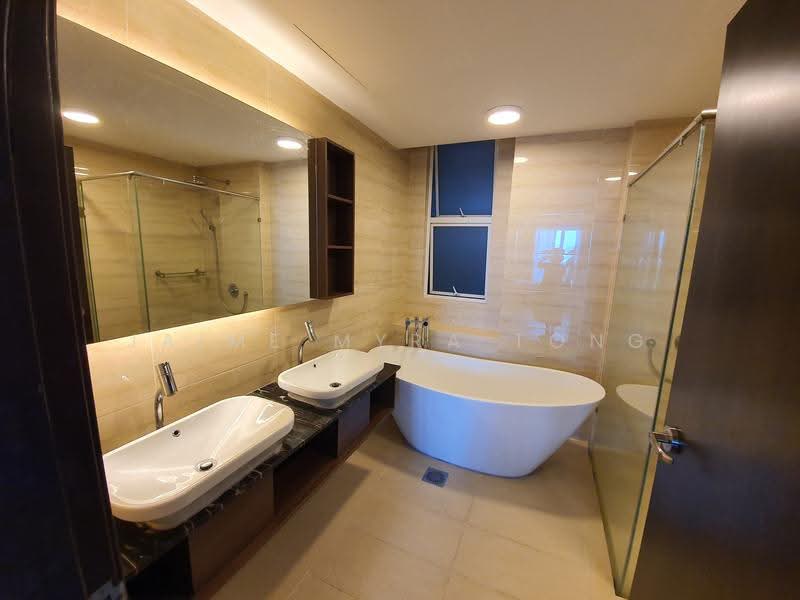 Condominium for Rent at The Bay Residences - Jaime Myra Tong - Bathroom - PropertyGuru.com.my