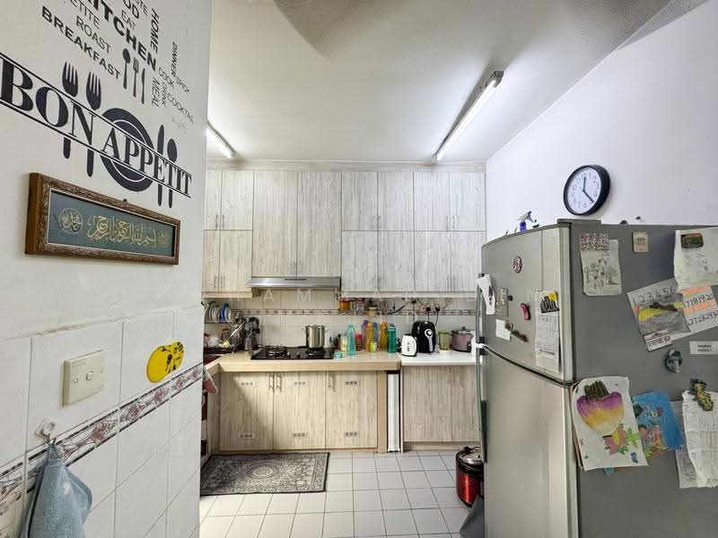 2-storey Terraced House for Sale in Putra Heights (Subang Jaya) - Mohammad Din Majid - Kitchen - PropertyGuru.com.my