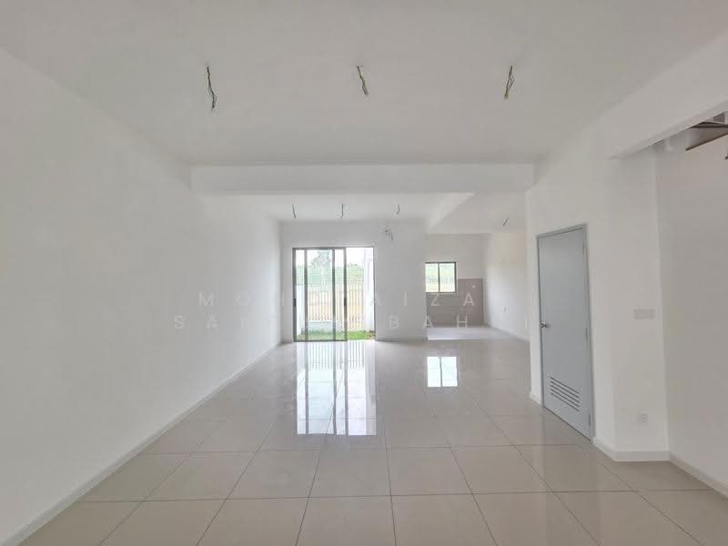 2-storey Terraced House for Sale in Bandar Gamuda Cove (Dengkil) - Mohd Aizat Saiful Bahri - Living Room - PropertyGuru.com.my