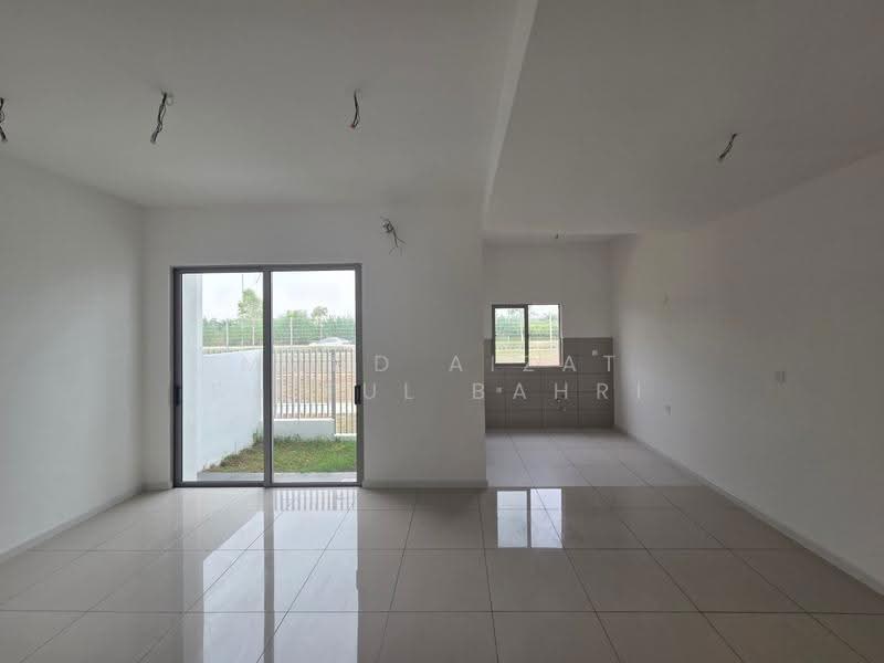 2-storey Terraced House for Sale in Bandar Gamuda Cove (Dengkil) - Mohd Aizat Saiful Bahri - Living Room - PropertyGuru.com.my