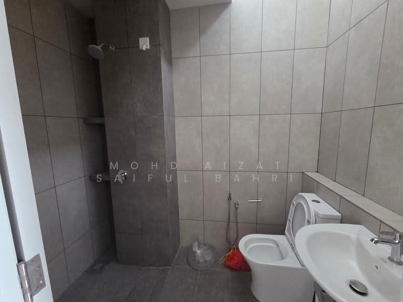 2-storey Terraced House for Sale in Bandar Gamuda Cove (Dengkil) - Mohd Aizat Saiful Bahri - Bathroom - PropertyGuru.com.my
