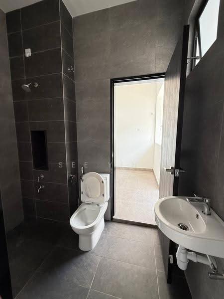 2-storey Terraced House for Sale in Taman Impian Emas (Skudai) - See Yin . - Bathroom - PropertyGuru.com.my