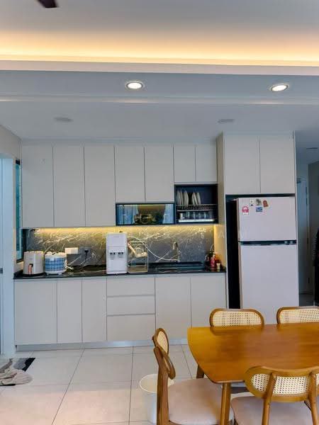Condominium for Rent at EdgeWood Residences @ SkySanctuary - Summer Tam - Kitchen - PropertyGuru.com.my