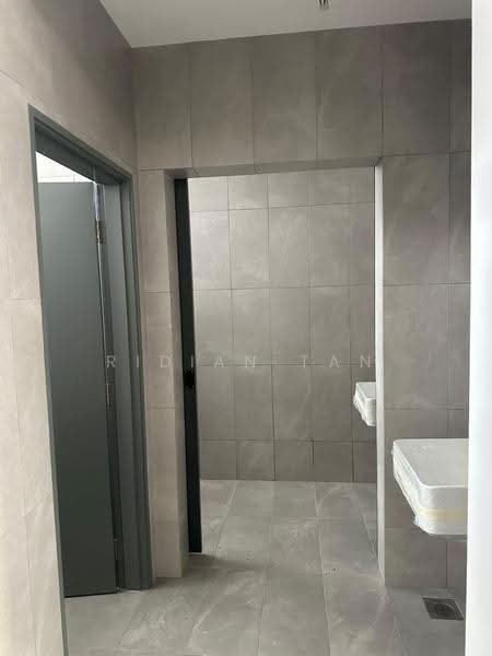 Shop for Rent in Bandar Rimbayu (Telok Panglima Garang) - Ridian Tan - Bathroom - PropertyGuru.com.my