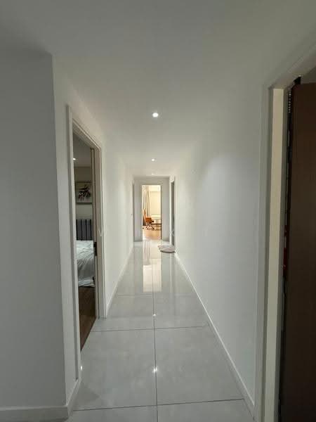 Kondominium untuk Disewa di Residensi R8 - Wei Kit - Corridor - PropertyGuru.com.my