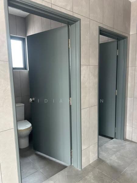 Shop for Rent in Bandar Rimbayu (Telok Panglima Garang) - Ridian Tan - Bathroom - PropertyGuru.com.my