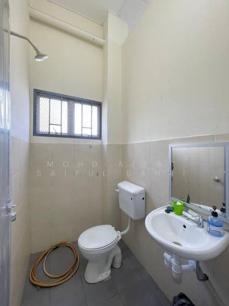 Rumah Teres untuk Dijual di Klang (Selangor) - Mohd Aizat Saiful Bahri - Bathroom - PropertyGuru.com.my