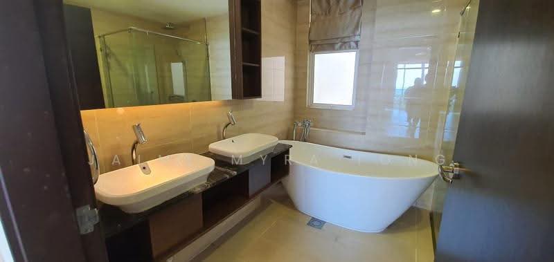 Condominium for Sale at The Bay Residences - Jaime Myra Tong - Bathroom - PropertyGuru.com.my