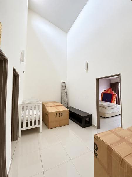 Rumah Teres 2-Tingkat untuk Dijual di Rawang (Selangor) - Lucas Loh - Corridor - PropertyGuru.com.my