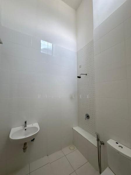 Rumah Teres 2-Tingkat untuk Disewa di Eco Majestic (Semenyih) - Bill Lee - Bathroom - PropertyGuru.com.my