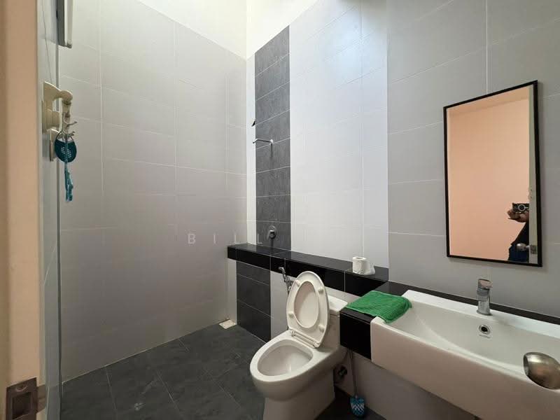 Rumah Teres 2-Tingkat untuk Disewa di Eco Majestic (Semenyih) - Bill Lee - Bathroom - PropertyGuru.com.my