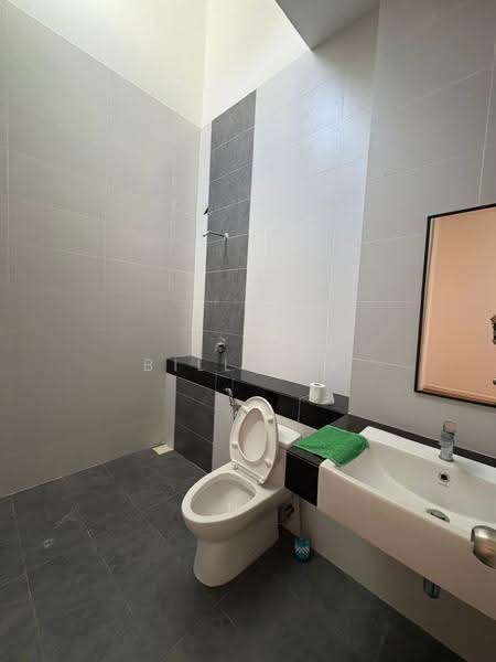 Rumah Teres 2-Tingkat untuk Disewa di Eco Majestic (Semenyih) - Bill Lee - Bathroom - PropertyGuru.com.my