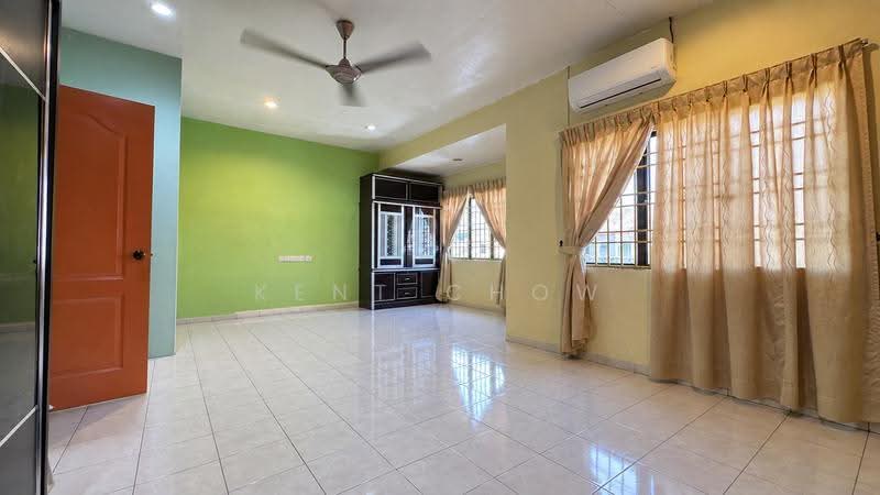 Rumah Teres 2-Tingkat untuk Dijual di Bandar Baru Sri Klebang (Chemor) - Kent Chow - Living Room - PropertyGuru.com.my