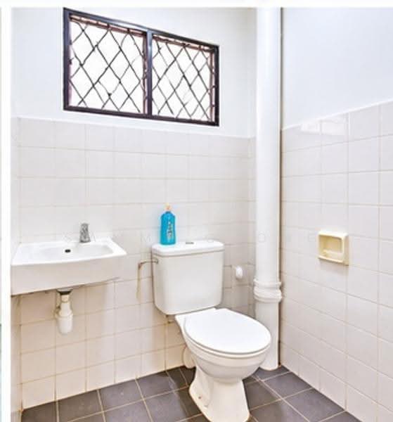 3-storey Terraced House for Sale in Taman Dagang (Ampang) - Sammi Chong - Bathroom - PropertyGuru.com.my
