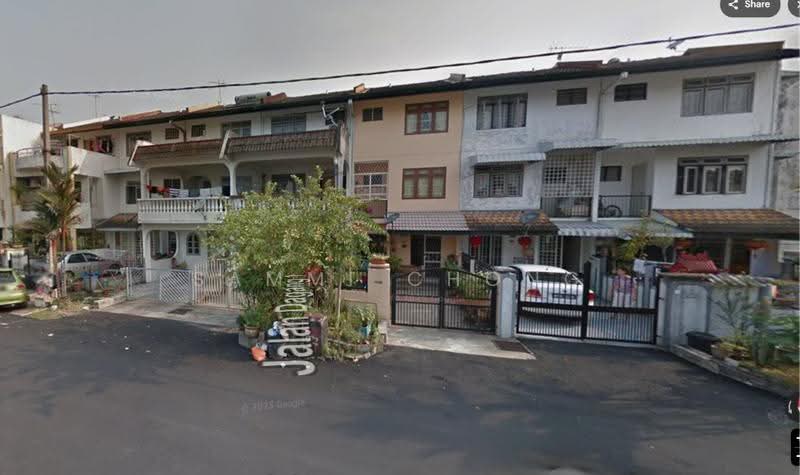 3-storey Terraced House for Sale in Taman Dagang (Ampang) - Sammi Chong - Exterior - PropertyGuru.com.my