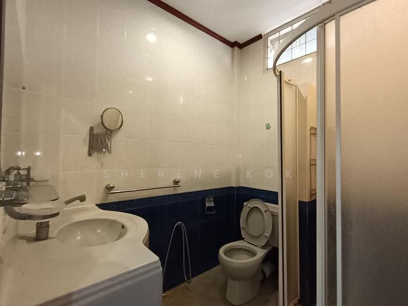 Bungalow House untuk Dijual di Taman Seng Goon (Kuching) - Sherene Kok - Bathroom - PropertyGuru.com.my
