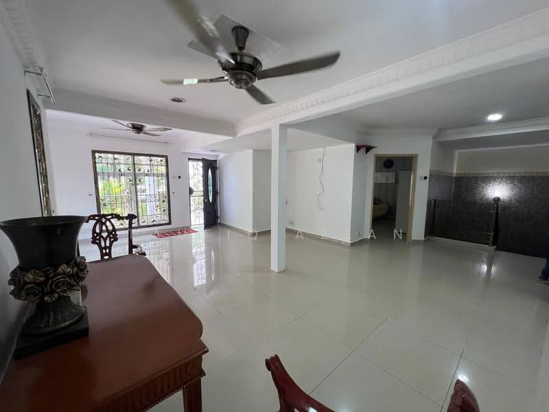 2-storey Terraced House for Sale in Seksyen 5 Wangsa Maju (Wangsa Maju) - Taufiq Azlan - Living Room - PropertyGuru.com.my