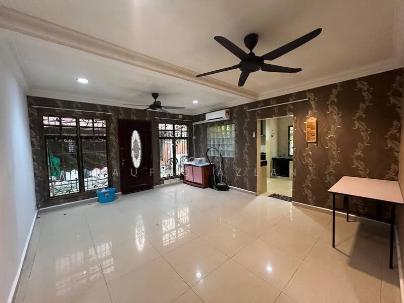 2-storey Terraced House for Sale in Seksyen 5 Wangsa Maju (Wangsa Maju) - Taufiq Azlan - Living Room - PropertyGuru.com.my