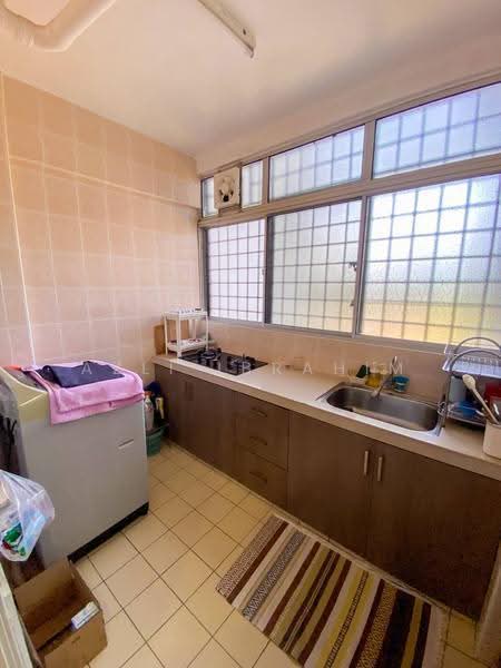 Apartment for Sale at Pangsapuri Seri Pinang - Azli Ibrahim - Kitchen - PropertyGuru.com.my