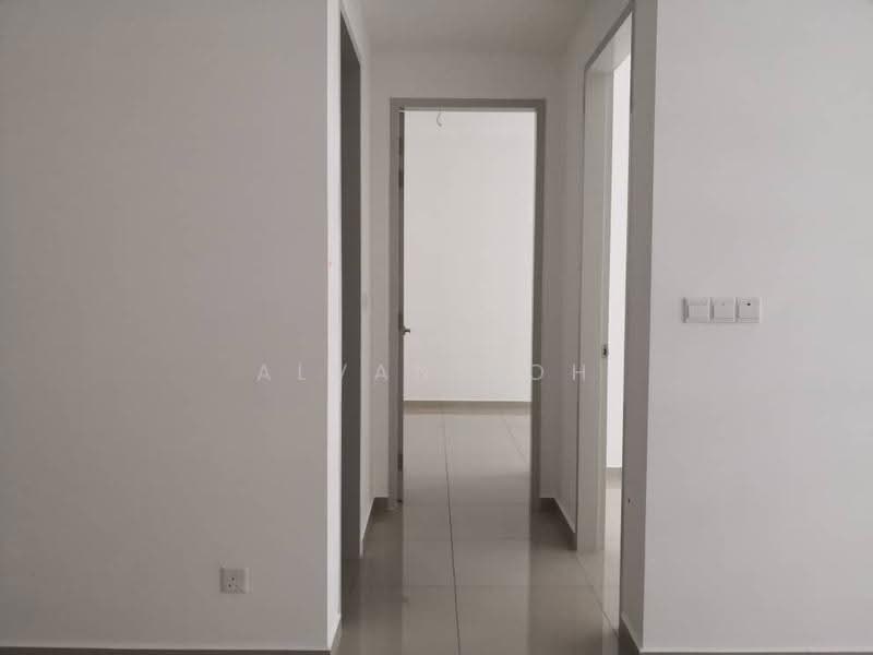 Kediaman Servis untuk Dijual di Suria Garden - Alvan Poh - Corridor - PropertyGuru.com.my
