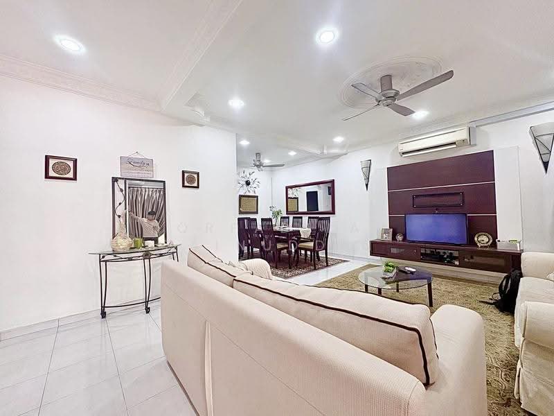 Rumah Teres 2-Tingkat untuk Dijual di Seksyen 7 (Shah Alam) - NORFADILAH ZAINUDDIN - Living Room - PropertyGuru.com.my