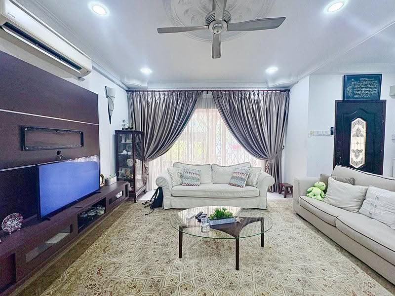 Rumah Teres 2-Tingkat untuk Dijual di Seksyen 7 (Shah Alam) - NORFADILAH ZAINUDDIN - Living Room - PropertyGuru.com.my