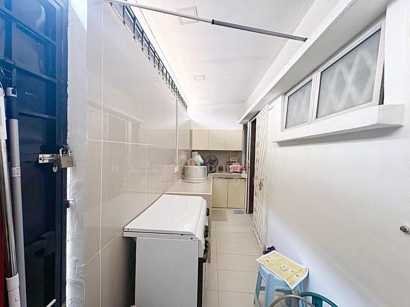 Rumah Teres 2-Tingkat untuk Dijual di Seksyen 7 (Shah Alam) - NORFADILAH ZAINUDDIN - Kitchen - PropertyGuru.com.my