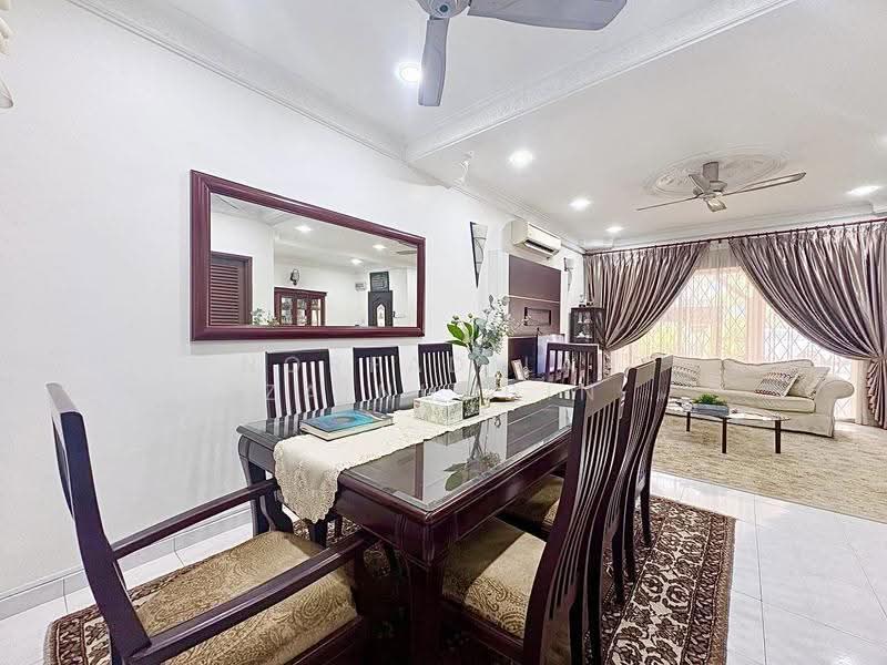 Rumah Teres 2-Tingkat untuk Dijual di Seksyen 7 (Shah Alam) - NORFADILAH ZAINUDDIN - Dining Room - PropertyGuru.com.my