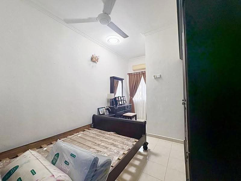 Rumah Teres 2-Tingkat untuk Dijual di Seksyen 7 (Shah Alam) - NORFADILAH ZAINUDDIN - Bedroom - PropertyGuru.com.my