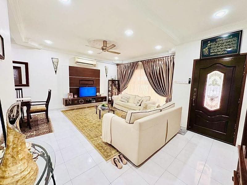 Rumah Teres 2-Tingkat untuk Dijual di Seksyen 7 (Shah Alam) - NORFADILAH ZAINUDDIN - Living Room - PropertyGuru.com.my