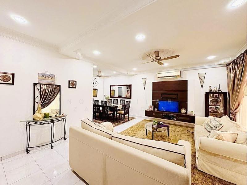 Rumah Teres 2-Tingkat untuk Dijual di Seksyen 7 (Shah Alam) - NORFADILAH ZAINUDDIN - Living Room - PropertyGuru.com.my