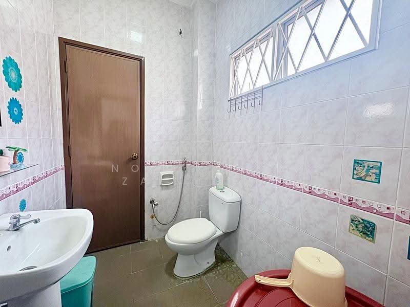 Rumah Teres 2-Tingkat untuk Dijual di Seksyen 7 (Shah Alam) - NORFADILAH ZAINUDDIN - Bathroom - PropertyGuru.com.my