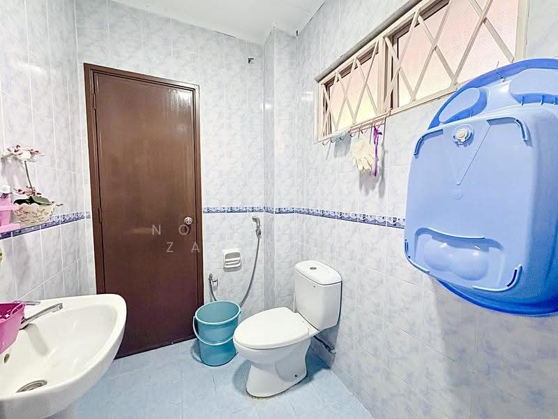 Rumah Teres 2-Tingkat untuk Dijual di Seksyen 7 (Shah Alam) - NORFADILAH ZAINUDDIN - Bathroom - PropertyGuru.com.my