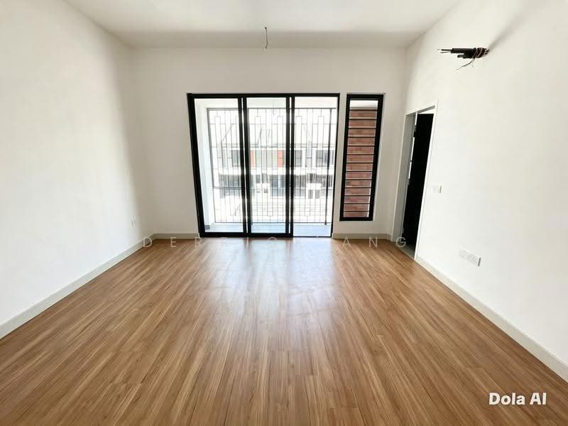 2-storey Terraced House for Sale in Elmina (Shah Alam) - Derrick Ang - Living Room - PropertyGuru.com.my