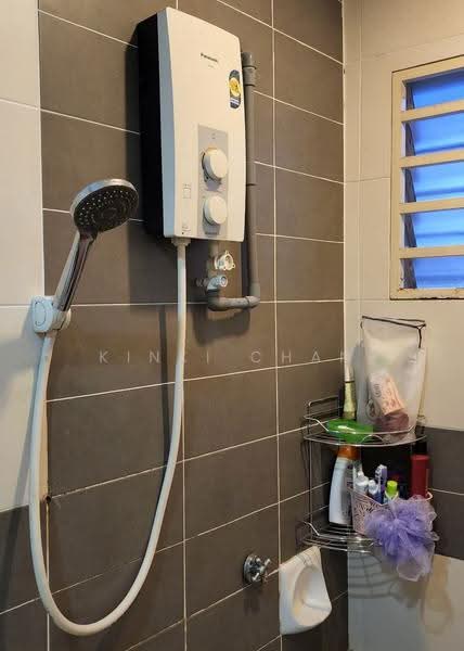 Apartment for Rent at Putra Suria Residence - KINKI CHAN - Bathroom - PropertyGuru.com.my