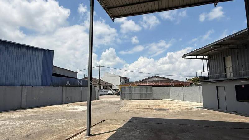 Gudang untuk Disewa di Taman Johor Jaya (Johor Bahru) - Anson Chua - Exterior - PropertyGuru.com.my