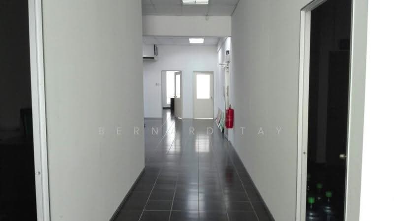Office for Sale in Bandar Puteri Puchong (Puchong) - Bernard Tay - Corridor - PropertyGuru.com.my