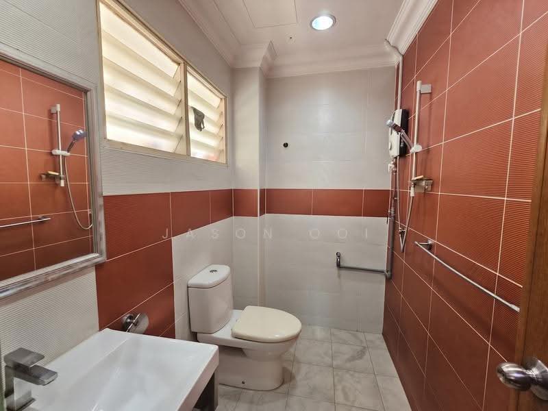 2-storey Terraced House for Rent in Usj 18 (Subang Jaya) - Jason Ooi - Bathroom - PropertyGuru.com.my