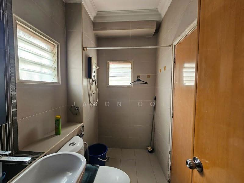 2-storey Terraced House for Rent in Usj 18 (Subang Jaya) - Jason Ooi - Bathroom - PropertyGuru.com.my