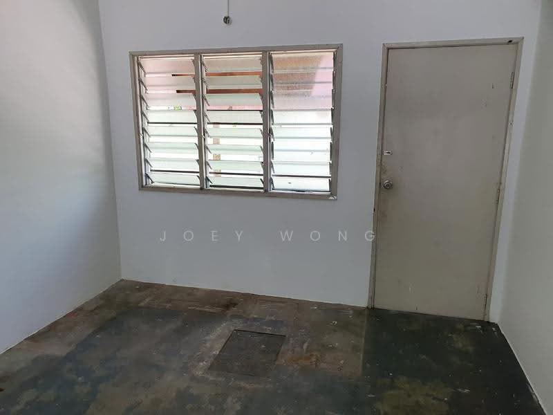 Shop for Rent in Taman Lestari Perdana (Seri Kembangan) - Joey Wong - Interior - PropertyGuru.com.my
