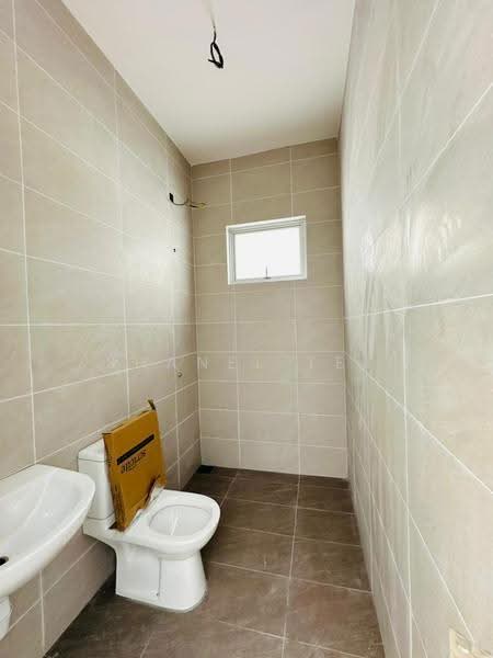 1-storey Terraced House for Sale in Bandar Seri Impian (Kluang) - Shanel Tee - Bathroom - PropertyGuru.com.my